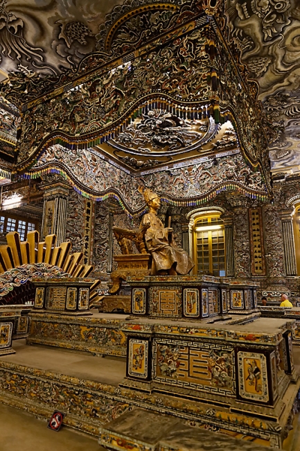 Hué-Tombeau de Khaï Dinh-048